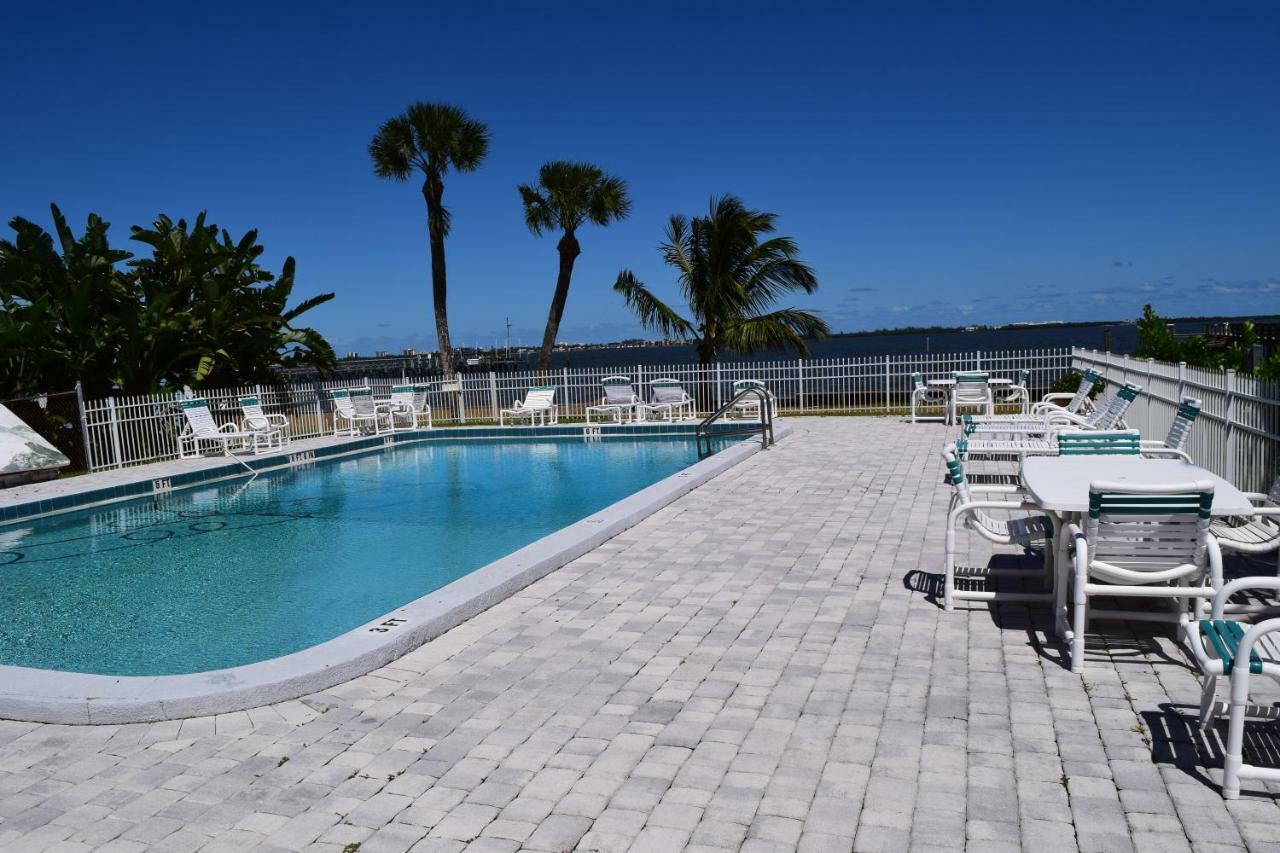 Caribbean Shores Waterfront Resort Jensen Beach Exteriör bild